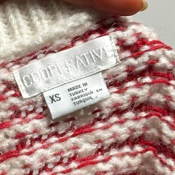 Cooperative red geometric crop sweater - Picture 6 of 7